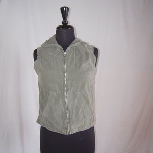 Elan no sleave sip up vest with hoodie army green